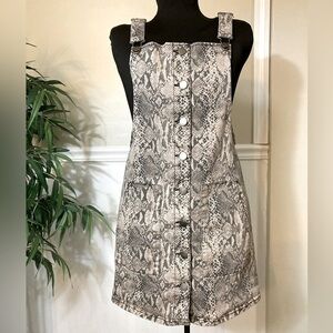 So Overall snakeskin‎ print jumper - pinafore, size Medium